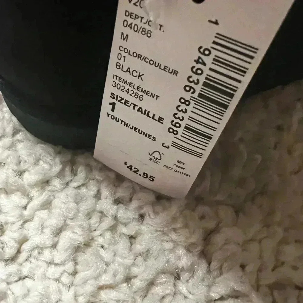 GIRLS CHILDREN’S PLACE BLACK BOOT SIZE 1 YOUTH NWT - Picture 9 of 10